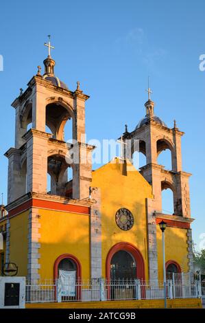 Parroquia de San Blas, die katholische Kirche auf dem hauptplatz in San Blas, Riviera Nayarit, Mexiko. Stockfoto