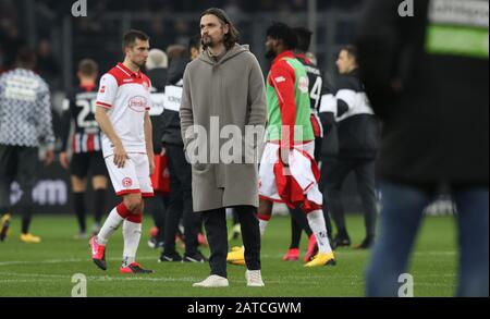 Düsseldorf, Deutschland. Februar 2020. Firo: 01.02.2020 Fußball, 2019/2020 1.Bundesliga: Fortuna Düsseldorf - Eintracht Frankfurt 1: 1. Lutz-Pfannenstiel weltweite Nutzung Credit: Dpa / Alamy Live News Stockfoto