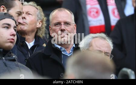 Düsseldorf, Deutschland. Februar 2020. Firo: 01.02.2020 Fußball, 2019/2020 1.Bundesliga: Fortuna Düsseldorf - Eintracht Frankfurt 1: 1 Thomas Rottgermann, Tribüne - Nutzung weltweit Credit: Dpa / Alamy Live News Stockfoto