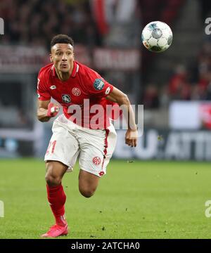 Mainz, Deutschland. Februar 2020. Firo: 01.02.2020 Fußball, Fußball: 1. Bundesliga, Saison 2019/2020 FSV FSV Mainz 05 - FC Bayern München München München München München München München 1: 3 FSV Karim Onisiwo, Einzelaktion weltweite Nutzung Credit: Dpa / Alamy Live News Stockfoto