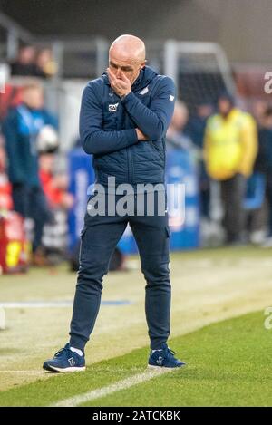 Sinsheim, Deutschland. Februar 2020. Trainer Alfred Schreuder (TSG 1899 Hoffenheim) beim Fußball, BuLi: TSG 1899 Hoffenheim gegen Bayer 04 Leverkusen in der PreZero Arena am 1. Februar 2020 in Sinsheim. DFL/DFB-VORSCHRIFTEN VERBIETEN DIE VERWENDUNG VON FOTOS ALS BILDSEQUENZEN UND/ODER QUASI-VIDEO. Kredit: ESPA/Alamy Live News Stockfoto