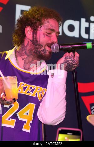 Miami Beach, Florida, USA. Februar 2020. Posten Sie Malone auf der Fanatics Super Bowl Party von Michael Rubin im Loews Miami Beach Hotel am 01. Februar 2020 in Miami Beach, Florida. Credit: Walik Gosshorn/Media Punch/Alamy Live News Stockfoto