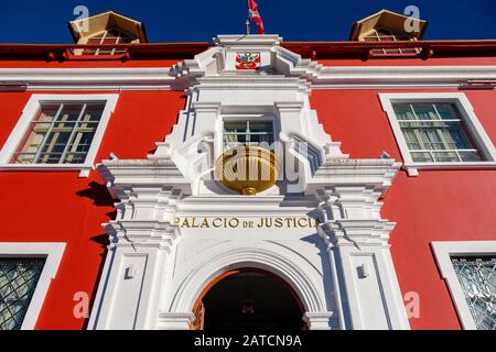 Palacio de Justicia Puno Fassade, Puno Courthouse, Corte Superior de Justicia de Puno, Plaza de Armas Puno, Peru Stockfoto