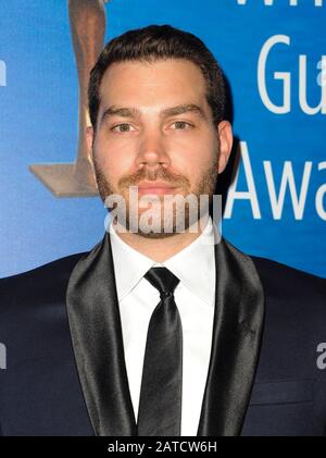 Beverly Hills, Kalifornien. Februar 2020. Bei der Ankunft der 72. Jährlichen Writers Guild Awards West Coast Ceremony, Beverly Hilton, Beverly Hills, CA 1. Februar 2020. Credit: Elizabeth Goodenough/Everett Collection/Alamy Live News Stockfoto