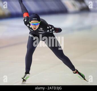 Milwaukee, USA. Februar 2020. Brianna Bocox aus den Vereinigten Staaten tritt beim 1500-m-Rennen der Frauen bei den ISU Four Continents Speed Skating Championats in Milwaukee, den Vereinigten Staaten, 1. Februar 2020 an. Kredit: Li Ying/Xinhua/Alamy Live News Stockfoto