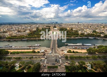 Blick auf Fluss und Trocadero vom Eiffelturm, Paris, Frankreich Stockfoto