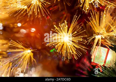 Weihnachten LWL-geschmückten Baum mit dectoration, urlaub Konzept. Stockfoto