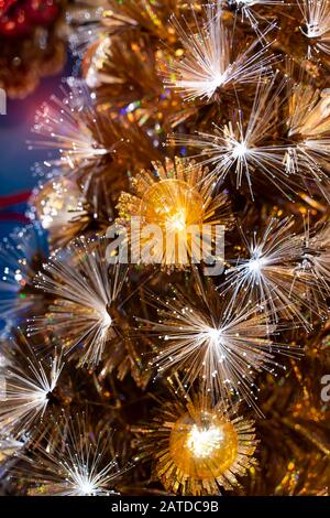 Weihnachten LWL-geschmückten Baum mit dectoration, urlaub Konzept. Stockfoto