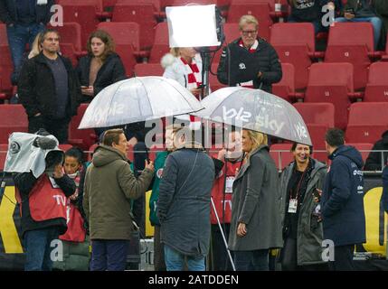 Mainz, Deutschland. Februar 2020. Fußball Mainz-München, Mainz, 1. Februar 2020. Sky Interview FSV MAINZ 05 - FC BAYERN MÜNCHEN 1-3 - DFL-REGELUNGEN VERBIETEN JEDE VERWENDUNG VON FOTOS als BILDSEQUENZEN und/oder QUASI-VIDEO - 1.Deutsche Fußball-Liga, Mainz, 01. Februar 2020. Kredit: Peter Schatz / Alamy Live News Stockfoto