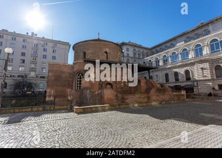 Sofia, Bulgarien - 01. Februar 2020: St. George Rotunda in Sofia, Bulgarien. Es wurde im 4. Jahrhundert von den Römern erbaut und ist heute ein Museum und Stockfoto