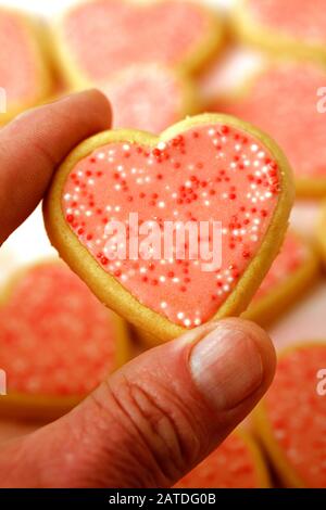 Herzförmige Plätzchen. Valentinstag. Stockfoto