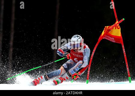 Garmisch Partenkirchen, Deutschland. Februar 2020. Henrik Kristoffersen aus Norwegen fährt beim Audi-Fis-Ski-Weltcup-Riesen-Slalom-Rennen am 02. Februar 2020 in Garmisch-Partenkirchen den Kurs hinunter. Kredit: European Sports Photographic Agency/Alamy Live News Stockfoto