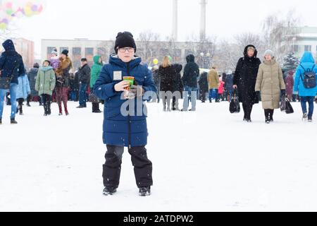 Borisov, Belarus - 18. Februar 2018: Feier der alten heidnischen Urlaub Fastnachtswoche in modernen Belarus Stockfoto