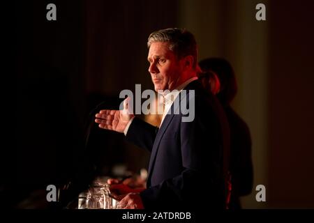 Cardiff, Wales, Großbritannien. Februar 2020. Cardiff, WALES, GROSSBRITANNIEN - 2. FEBRUAR 2020 - Keir Starmer spricht während der hektischen Labour-Führung in der Cardiff City Hall. Credit: Mark Hawkins/Alamy Live News Stockfoto