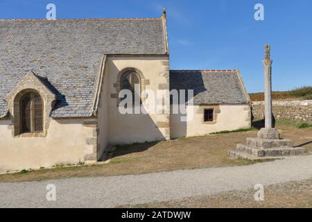 Kirche von Cleden-Cap-Sizun, einer Gemeinde im bretonischen Departement Finistère im Nordwesten Frankreichs, die auf dem Vorgebirge von Cap Sizun liegt Stockfoto