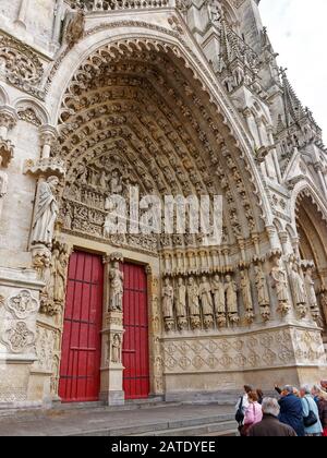 Portal der Kathedrale von Amiens Notre Dame an der Somme Stockfoto