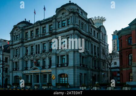 Das Gebäude der Bangkok Bank am historischen Bund Shanghais im ehemaligen Haus der Great Northern Telegraph Company wurde im Jahr 1908 eröffnet. Stockfoto