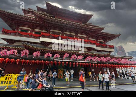 Singapur. Januar 2020. Die Außenansicht des Buddha-Zahnrelikus-Tempels Stockfoto