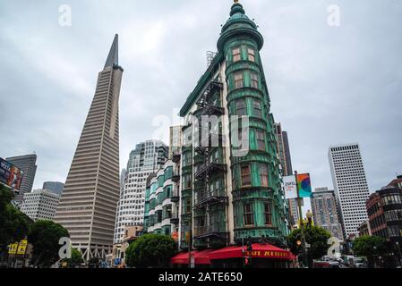 San Francisco California, Farbenfroher Blick auf das Haus im viktorianischen Stil Stockfoto