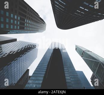 Klassisches stilisiertes Foto von Wolkenkratzern in San Francisco City, Kalifornien, USA. Stockfoto