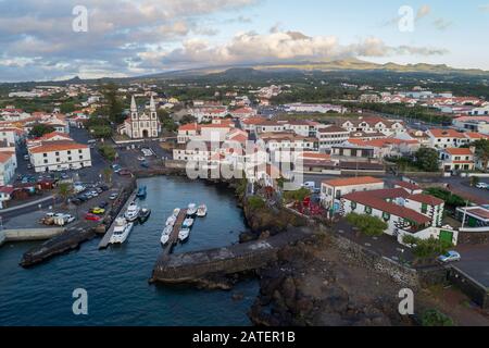 Luftansicht des Hafens von Madalena, Island Pico, Acores, Atlantik Stockfoto