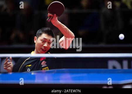 Magdeburg, Deutschland. Februar 2020. Tischtennis: German Open, Herren, Einzel, Finale, Xu (China) - Ma (China). Xu Xin in Aktion. Kredit: Swen Pförtner / dpa / Alamy Live News Stockfoto