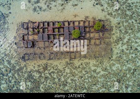 Luftbild der amerikanischen Landungsbarge auf den Ghavutu Island Florida Islands, den Salomon-Inseln, dem Pazifischen Ozean und dem Salomon-Meer Stockfoto