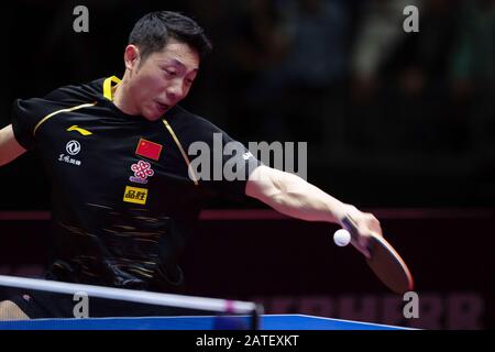 Magdeburg, Deutschland. Februar 2020. Tischtennis: German Open, Herren, Einzel, Finale, Xu (China) - Ma (China). Xu Xin in Aktion. Kredit: Swen Pförtner / dpa / Alamy Live News Stockfoto