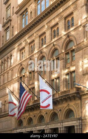 Wichtigsten Eingang und Fahnen, Carnegie Hall, New York Stockfoto