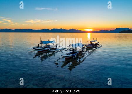 Sonnenuntergang mit ausstrahlenden canos, Insel Romblon, Philippinen, philippinische See, Pazifik Stockfoto
