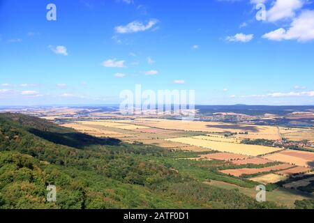 Malerische Aussicht vom Kyffhaeuser Denkmal in die Harzlandschaft Stockfoto