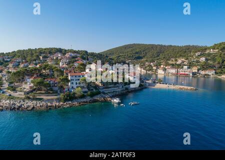 Luftaufnahme vom Strand in Tamariu, Costa Brava, Spanien, Mittelmeer Stockfoto