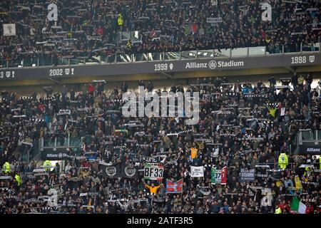 Allianz Stadium, Turin, Italien. Februar 2020. Serie-A-Fußball, Juventus gegen Fiorentina; Juventus Supporters Credit: Action Plus Sports/Alamy Live News Stockfoto