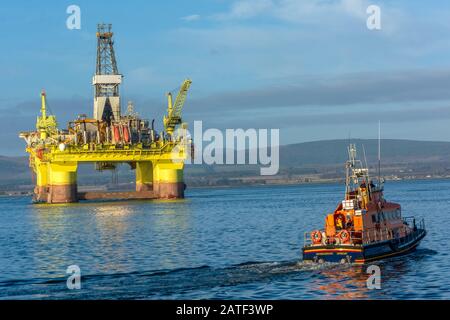 Ölstände in Cromarty Firth, Schottland, Großbritannien Stockfoto
