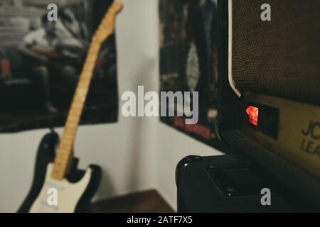 Eric Clapton Blackie Replica Fender E-Gitarre mit Marshall Amp Stockfoto