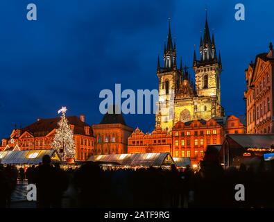 Weihnachtsmarkt auf dem Prager Oldtown-Platz Stockfoto