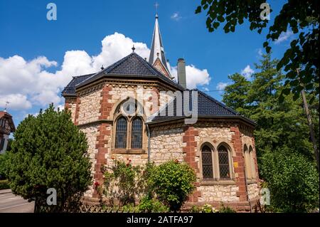 Blick auf die Rückseite der Martin-Luther-Kirche in Staufen im Breisgau Stockfoto