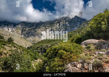 Bunker gebaut unter kommunistischen Diktators Hoxha, Cikes massiv, albanische Riviera, in der Nähe von Dhermi (Dhermiu), Albanien Stockfoto