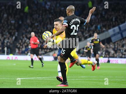 London, ENGLAND - 2. FEBRUAR 2020: Ederson Santana de Moraes of City während des Premier-League-Spiels 2019/20 zwischen Tottenham Hotspur FC und Manchester City FC im Tottenham Hotspur Stadium abgebildet. Stockfoto