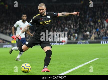 London, ENGLAND - 2. FEBRUAR 2020: Kyle Walker of City während des Premier-League-Spiels 2019/20 zwischen Tottenham Hotspur FC und Manchester City FC im Tottenham Hotspur Stadium abgebildet. Stockfoto