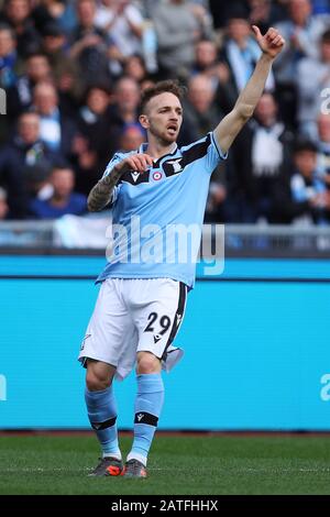 Manuel Lazzari von Lazio Gesten beim italienischen Champions-Serie-A-Fußballspiel zwischen SS Lazio und Spal 2013 am 02. Februar 2020 im Stadio Olimpico in Rom, Italien - Foto Federico Proietti/ESPA-Images Stockfoto