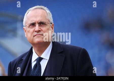 Lazio-Vorsitzender Claudio Lotito vor dem italienischen Champions-Serie-A-Fußballspiel zwischen SS Lazio und Spal 2013 am 02. Februar 2020 im Stadio Olimpico in Rom, Italien - Foto Federico Proietti/ESPA-Images Stockfoto