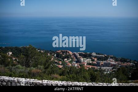 Blick auf die südfranzösischen Städte Monaco und Nizza. Stockfoto