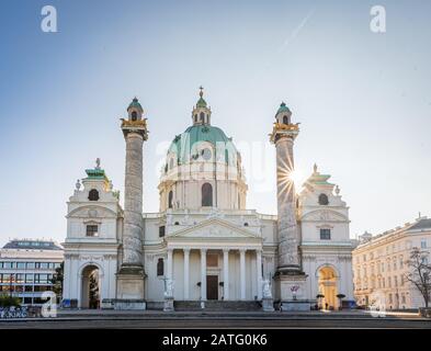 Die Karlskirche (Karlskirche) in Wien, Österreich Stockfoto