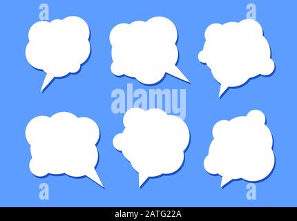 Satz mit sechs weißen Sprechblasen mit Schatten auf blauem Hintergrund. Stock Vektor