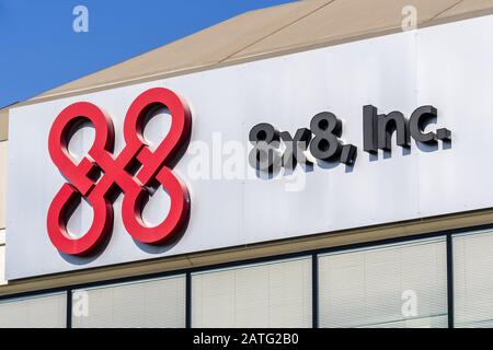 31. Januar 2020 San Jose/CA/USA - 8X8-Hauptsitz im Silicon Valley; 8x8 Inc. Ist ein Anbieter von Voice over IP-Produkten Stockfoto