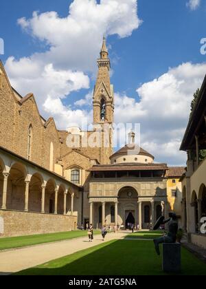 Capela Pazzi unter dem Glockenturm der Basilica di Santa Croce, Florenz Stockfoto