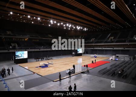 Tokio, Japan. Februar 2020. Die japanische Ariake-Arena wird nach der Eröffnungsfeier in Tokio am Sonntag, 2. Februar 2020 für die Presse eröffnet. Ariake Arena, 15.000 Sitzplätze Mehrzweckhalle werden für Olympisches Volleyball und Paralympische Rollstuhlbasketballveranstaltungen genutzt. Credit: Yoshio Tsunoda/AFLO/Alamy Live News Stockfoto