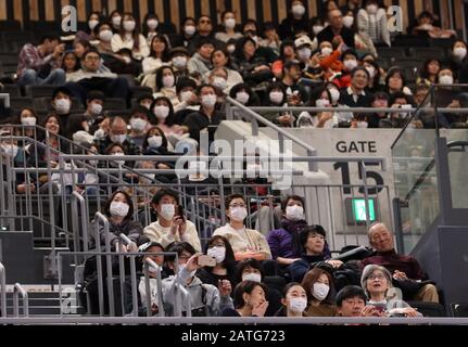 Tokio, Japan. Februar 2020. Rund 4.500 Koto-Stationsbürger genießen am Sonntag, 2. Februar 2020, die Eröffnungsfeier für die Ariake-Arena in Tokio. Ariake Arena, 15.000 Sitzplätze Mehrzweckhalle werden für Olympisches Volleyball und Paralympische Rollstuhlbasketballveranstaltungen genutzt. Credit: Yoshio Tsunoda/AFLO/Alamy Live News Stockfoto