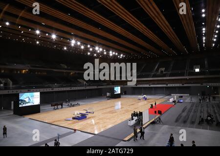 Tokio, Japan. Februar 2020. Die japanische Ariake-Arena ist nach der Eröffnungsfeier in Tokio am Sonntag, 2. Februar 2020, für die Presse geöffnet. Ariake Arena, 15.000 Sitzplätze Mehrzweckhalle werden für Olympisches Volleyball und Paralympische Rollstuhlbasketballveranstaltungen genutzt. Credit: Yoshio Tsunoda/AFLO/Alamy Live News Stockfoto